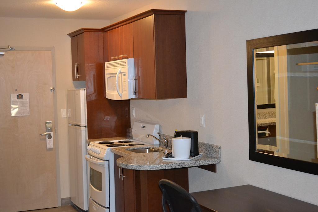 Western Star Inn And Suites Carlyle Ngoại thất bức ảnh